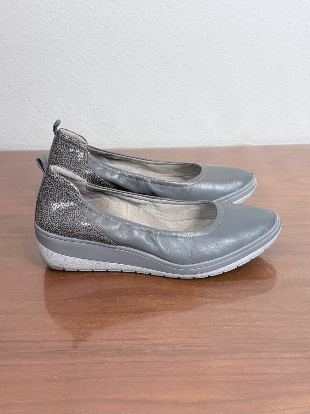Vionic Jacey Gray Leather Wedge Shoes 10